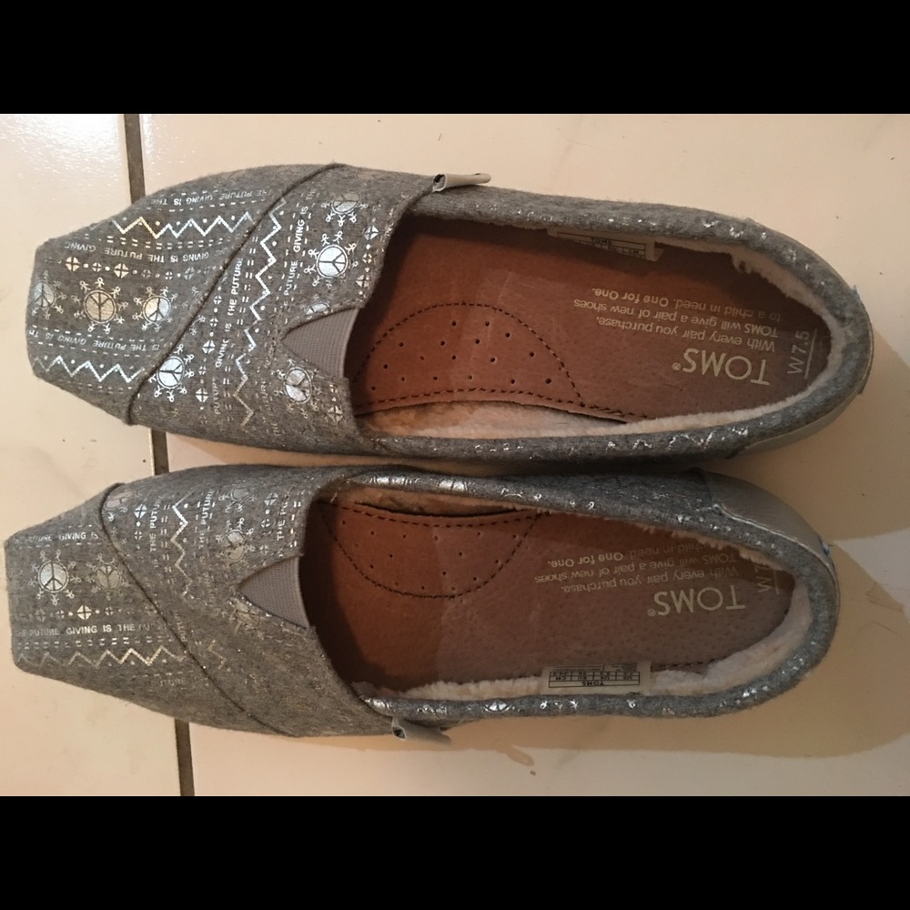 Toms silver on silver fuzzy